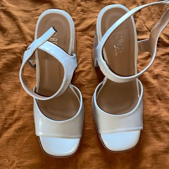 Chunky block heeled sandal - Picture 1 of 4